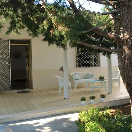 Gli Ulivi Con Ampio Giardino Ed Ogni Comfort A Pochi Passi Dal Mare Vicino Gallipoli